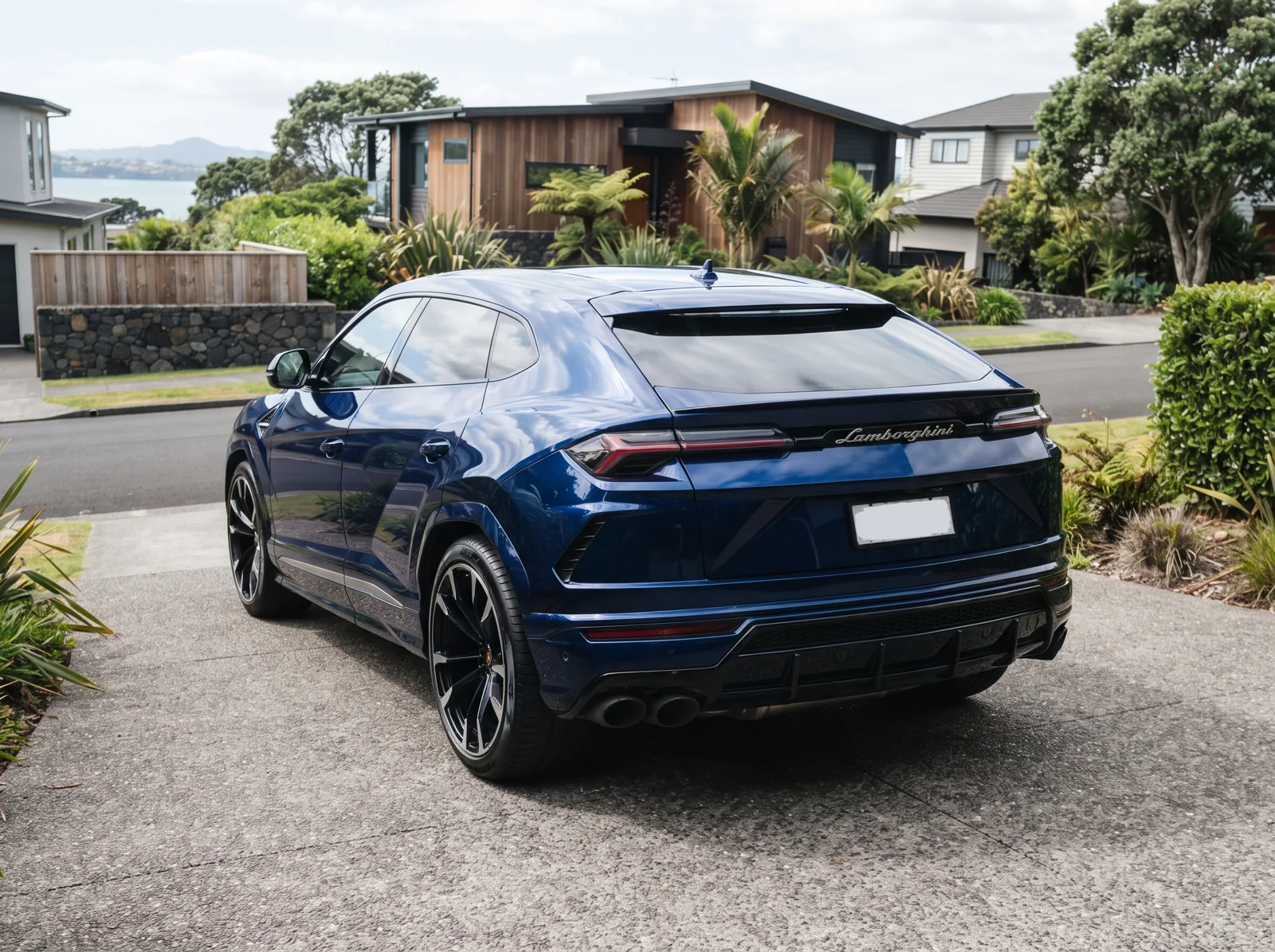 Illustrative Lamborghini Urus photograph for services platinum